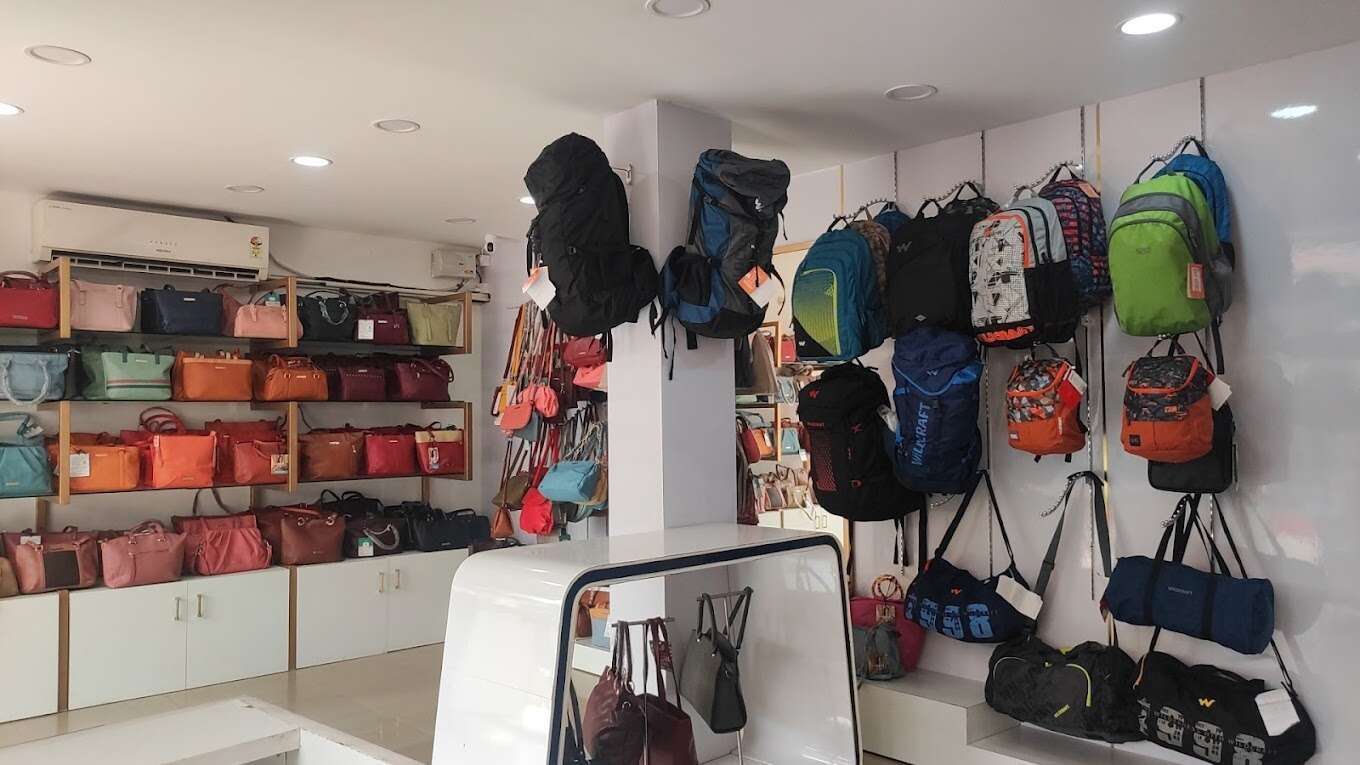 LAVIE THE BAG STORE